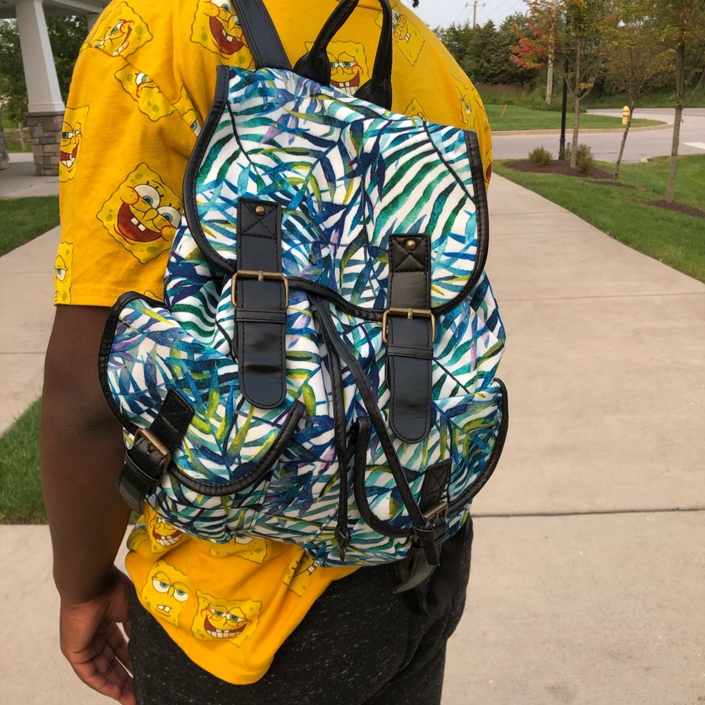 Drawstring backpack - Picture 2 of 6